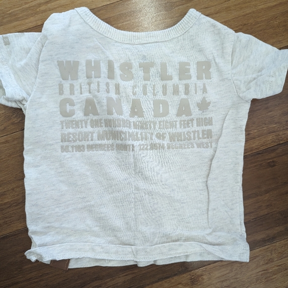 6/$22. 🍁Gender-Neutral canadiana t-shirt. 0-3months. - Picture 3 of 5